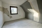 Vettweiß- Gladbach, renovierungsbedürftiges Einfamilienhaus, großes Nebengebäude , Garage, Garten - Schlafzimmer 3