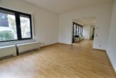 Reserviert, Meckenheim, Bungalow aufgeteilt nach WEG mit Terrasse und Garten zur alleinigen Nutzung - Wohnzimmer